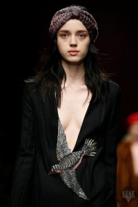 fall-2015-trend-runway-bird-prints-feathers-5