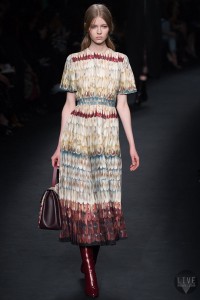 fall-2015-trend-runway-bird-prints-feathers-8