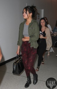 Selena-Gomez-Airport-Style (14)