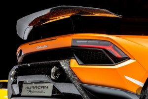 兰博基尼全新车型Huracán Performantelian亮相日内瓦车展 3