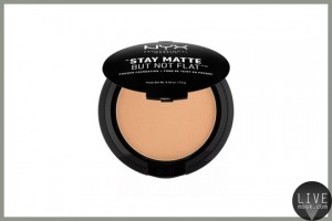 粉饼：NYX Professional Makeup Stay Matte Powder Foundation