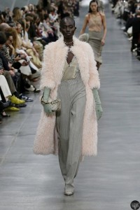 06-fendi-women-fw-22-23-scaled.webp