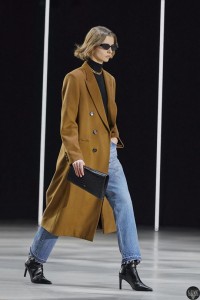 celine-women-winter22-print-look-04-01.webp