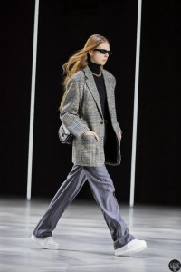 celine-women-winter22-print-look-09-02.webp