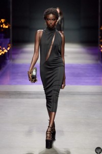 00004-versace-spring-2023-ready-to-wear-credit-gorunway-scaled.webp