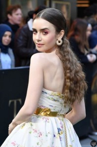 Updateactress-lily-collins-attends-the-tolkien-uk-premiere-at-the-news-photo-1636441339.webp