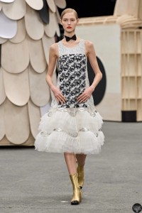 00047-chanel-spring-2023-couture-gorunway-scaled.webp